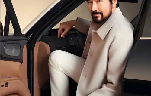 费翔：父母都已离世，他无子女与猫为伴，是亲戚眼里的唐僧肉