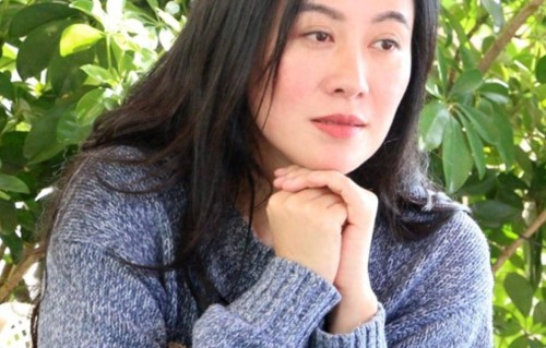 叶璇自曝父亲去世一年难入土！只因祖坟地契被“保姆”掌控，10亿遗产争夺仍未结束