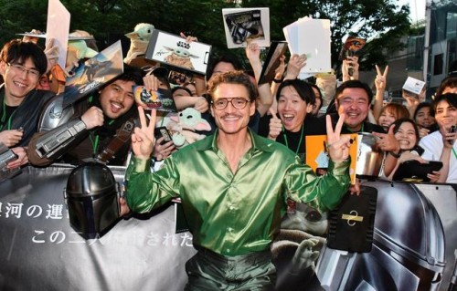 《曼达洛人与古古》东京首映星战粉更热情　全版本一秒登入银河系