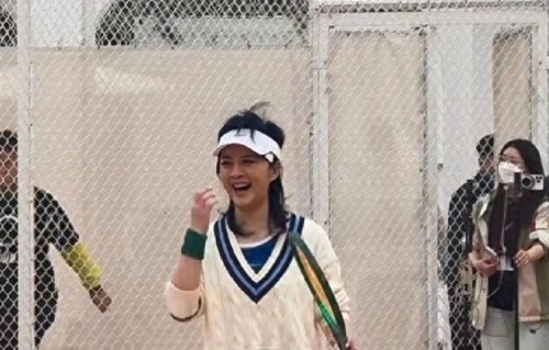 57岁许戈辉：美女主持变粗腿大妈，结婚21年感情稳定，难再回荧幕