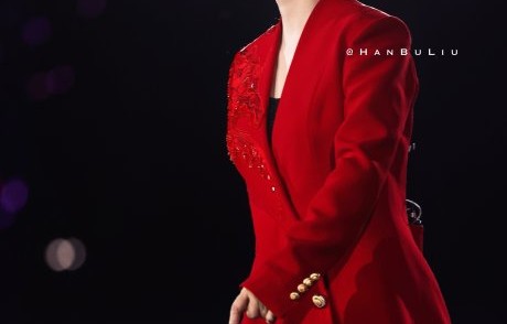 凤凰传奇郑州引爆万人大合唱，玲花安利胡辣汤燃动中原