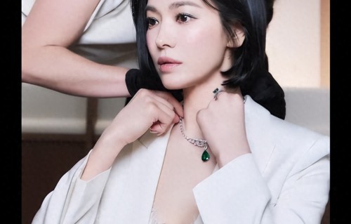 离婚之后，宋慧乔蕾丝纱裙出镜，雍容典雅！ 