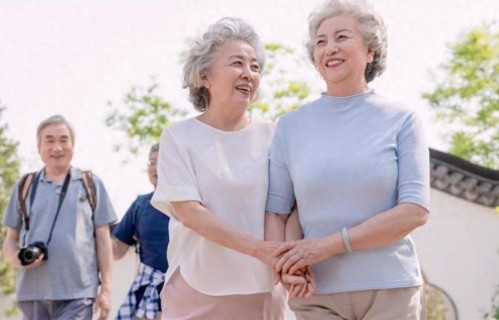 为什么老年人都不觉得自己老，还看着别人比自己老？自我感觉良好