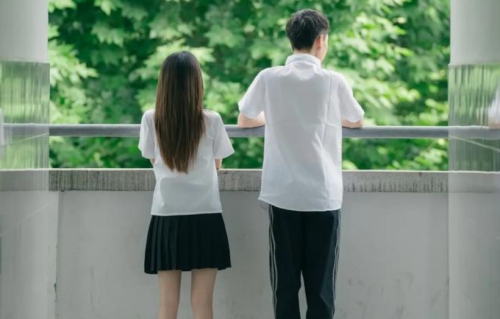 老了以后才明白：儿女不主动回家，多半不是嫌你穷，而是这3件事