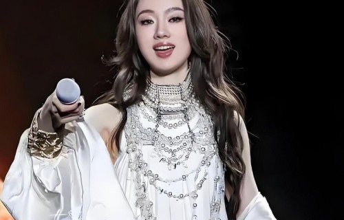 单依纯回应《李白》改编争议:在争议中探寻音乐表达的边界与价值