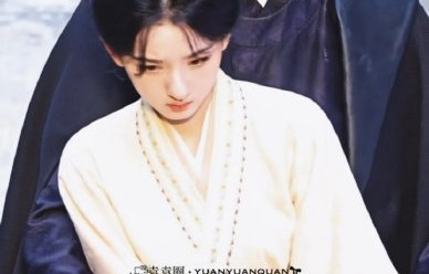 丁禹兮宋祖儿骑马路透，体型差甜度拉满