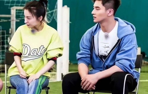 吴昕带男友与何炅李维嘉聚餐，感情稳定的姐弟恋，在一起不止五年|郑凯|恋情|表弟|两人|话剧