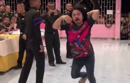 泰国征兵抽签走红网络：有人哭着被架走 有人跳舞抛飞吻