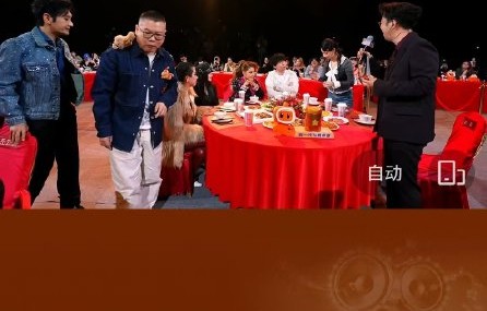 网友对岳云鹏和杜海涛在星晚上的这次互动反应是怎样的？|蒲熠星|黄晓明|吴昕|晚会|糖果