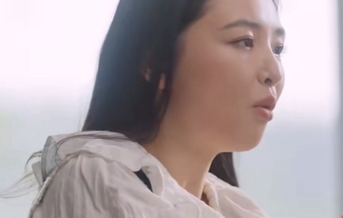吴倩曝小时候因被狗咬被父亲打巴掌，牙齿打掉不敢吐，默默吞肚里