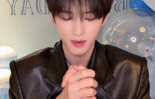 粉丝为何称闫桉生日直播是‘走心局’，他当时说了什么？