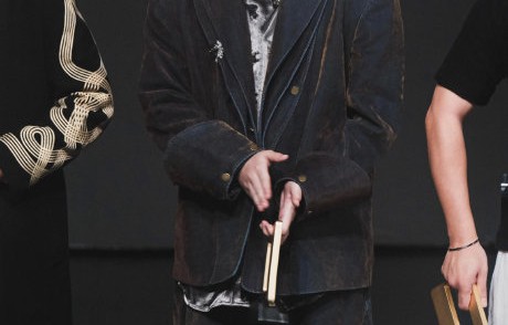 除了王翊恩，还有哪些音乐人获得了年度十大音乐人称号？