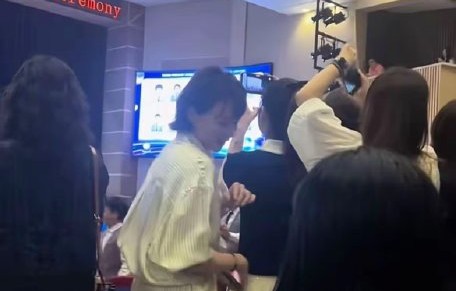 董卿会就此彻底淡出央视主持舞台吗？|上海中学|教育理念|上海市|学费|美国