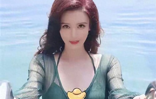 藏不住了！张萌最新比基尼大片释出，这身材夯爆让人挪不开眼！