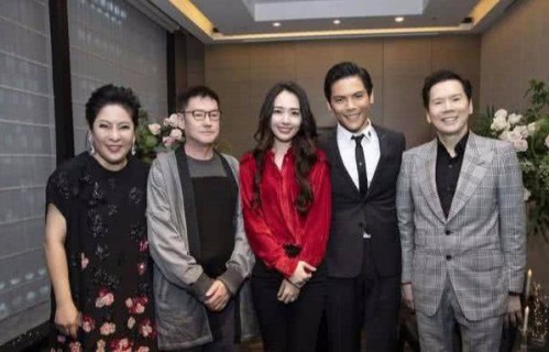 向太陈岚年轻时照片曝光，气质出众，美貌身材不输女明星！_郭碧婷