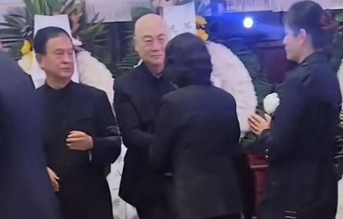 陈丽华葬礼现场曝光！遗体已火化，迟重瑞悲痛难掩，各界人士送别