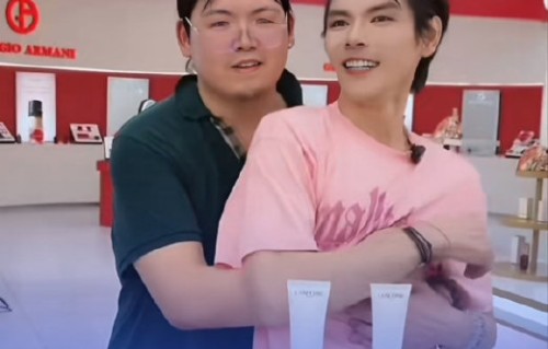向太豪刷榜一，向佐向佑破冰后首播销售额超千万引爆热议