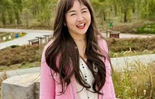 大连40岁网红“雨鑫妈妈”去世，女儿患罕见病，故事曾登央视三套