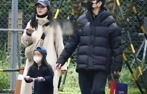 原创 高圆圆赵又廷带娃游迪士尼,7岁Rhea身高到爸爸腰,基因太会挑