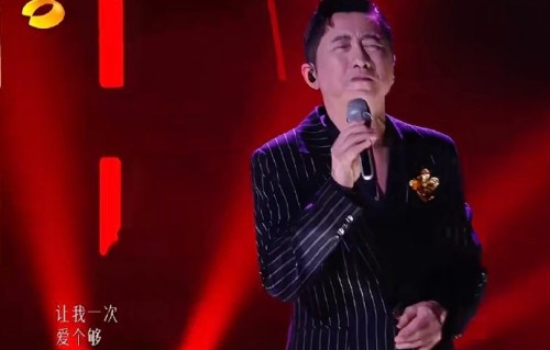 庾澄庆在本期《歌手》演唱的《让我一次爱个够》改编版本有哪些争议点？