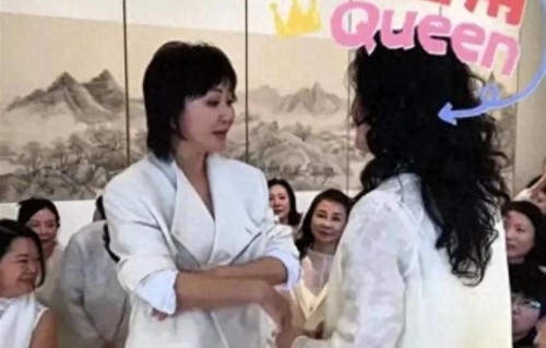 刘嘉玲对张兰家事一门清，现场只字不提马筱梅，一直劝好友爱自己