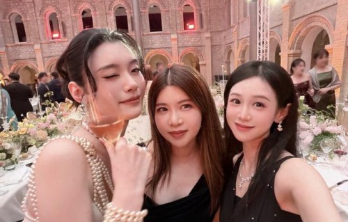 奚梦瑶何猷君婚礼晚宴现场曝光!新娘穿古董高定，谷爱凌惊艳全场_杰克娱探