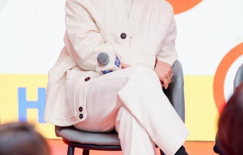 黄晓明坐镇 里院喜剧节欢笑落幕！青岛老城欢乐热度再升级