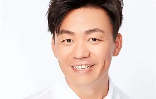 与马蓉离婚 9 年后，42 岁王宝强宣布喜讯，原来他和贾玲是同类人