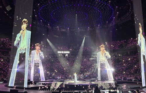 张杰演唱会新春场成都开唱，现场宣布不再参加任何需要歌迷投票活动