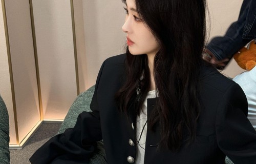 张碧晨现身歌手2026彩排现场