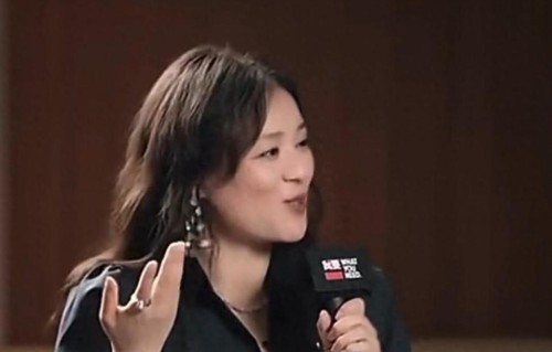 马思纯坦然接纳身材：丰满从不是缺点，自信才是最好的状态