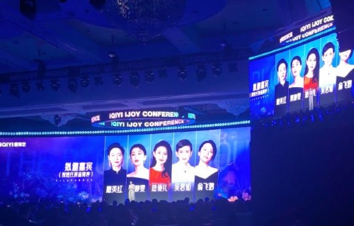 吴君如首次参加内地真人秀的原因是什么？她在节目中会有何表现？