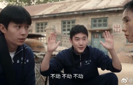 刘浩存翟子路《主角》初恋组爆火，0秒入坑的“眼神拉丝”甜度拉满