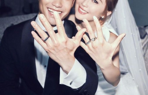 蔡卓妍，结婚啦