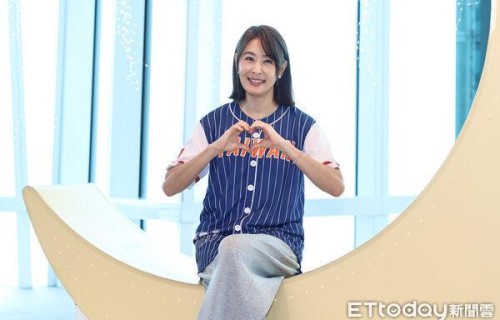 贾永婕谈小S复出内幕 「她勇敢但不可能真正走出来」|大s|小s|贾永婕