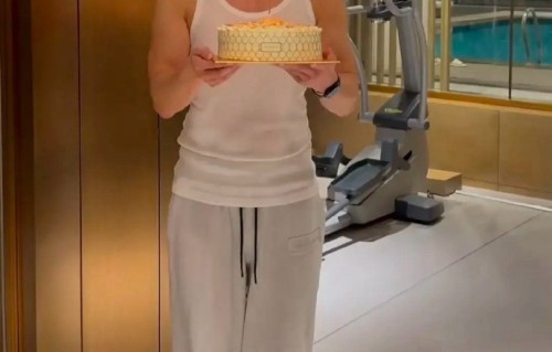 王力宏50岁生日！帕梅拉晒同框视频，发文：没有派对，只有深蹲