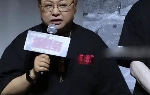 韩红走个面升级，官媒被惊动，杨议这回说了大实话