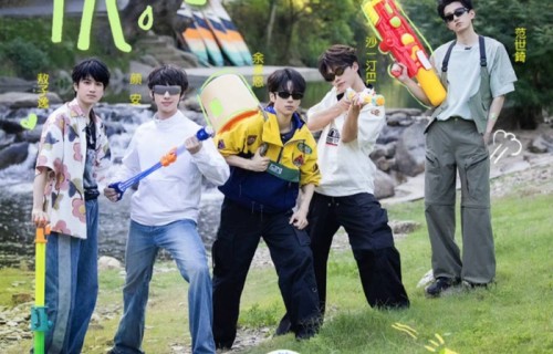 五魔童大闹综艺!沙一汀僵尸步+笛子舞人传人笑疯_敖子逸_余承恩_范世