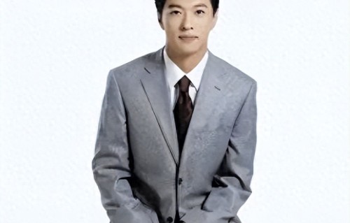 父亲去世、退出央视、离婚！亲人都离他而去后，自己也走到了尽头 