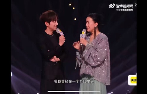 那英回忆当年被投出经历，幽默回应歌手赛制|歌手2026|何炅|氛围|往事|直播