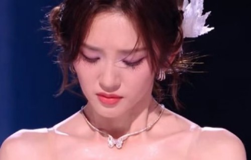 唐艺昕《乘风》四公带病硬扛，对队友落泪“我尽力了”全网泪目