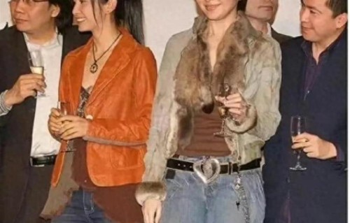 关之琳李冰冰当年合影，没有美颜滤镜的自然肤色掩盖不了自身气质 ​​​