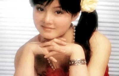 曾是京圈最火女演员，为爱退圈后被甩，如今57岁复出无人问津