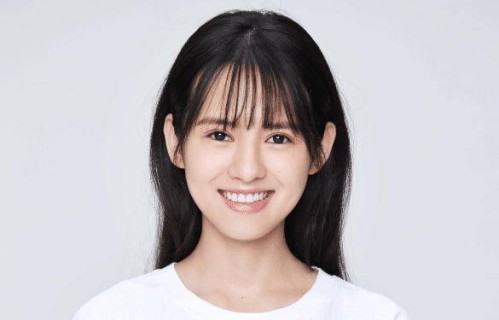 散发着一种灵气的鹤男，拥有着可爱的长相，是一个很有趣的人