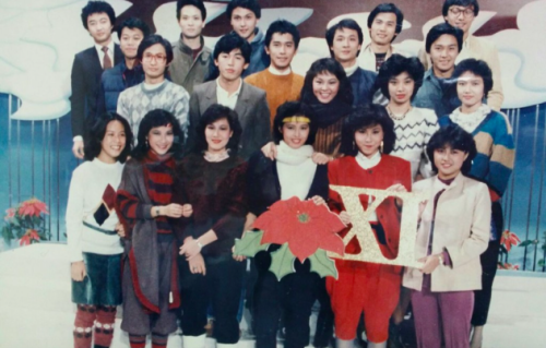 TVB前绿叶王罕有现身，和梁朝伟周星驰同班却甘当配角，离巢后遇真爱