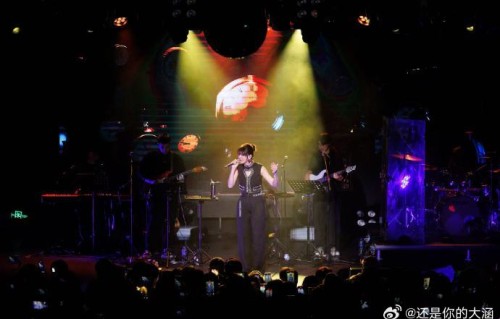 曾沛慈未来的巡演计划是否会与其他参赛姐姐的家乡文化结合？