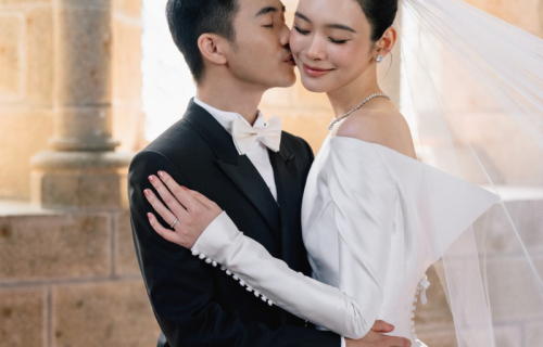 赌王四房齐聚何猷君奚梦瑶古堡婚礼，哥哥献唱姐妹养眼，外婆罕露面抢镜