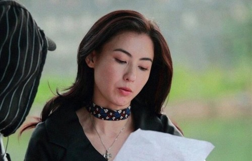 张柏芝赢了官司，网友还在扒同框，孩子却早把口罩摘了