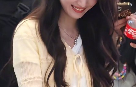 网友觉得卢昱晓的笑容有多治愈？