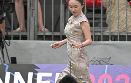 霍思燕穿5件旗袍在意大利狂揽冠军，杜江就在场边笑着看她飞奔